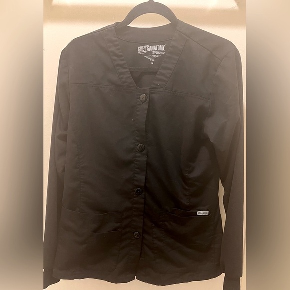 Perfect black jacket to pair with the black scrubs that are posted separately. - Picture 1 of 2